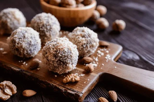 bolitas de mani y granola