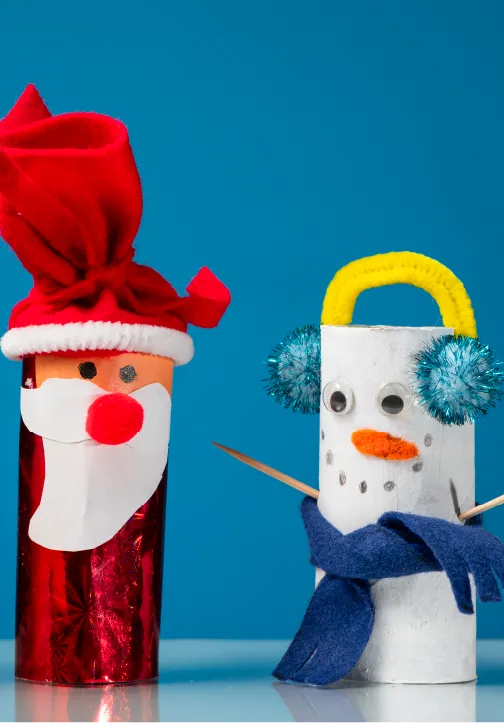 manualidades tres figuras navideñas hechas con rollos de papel higienico