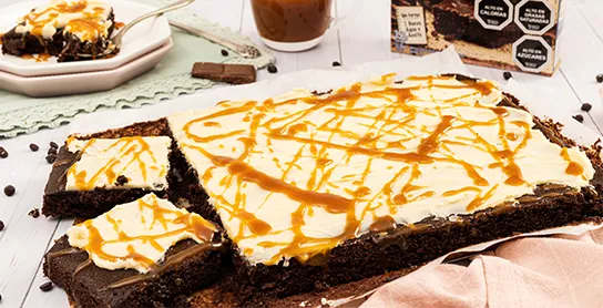 brownie con frosting vainilla