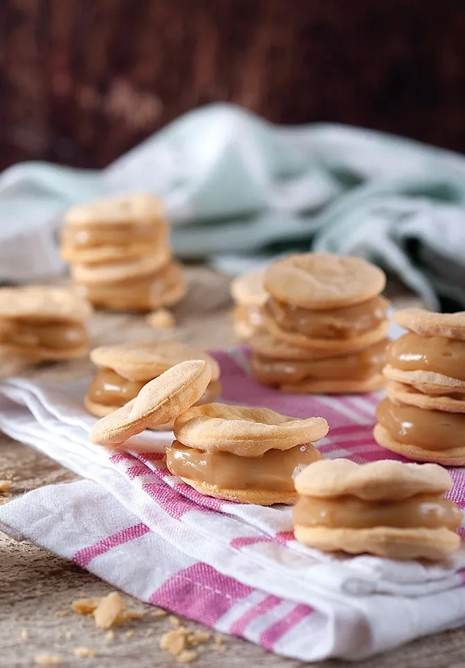 Receta de Alfajores chilenos con manjar | Harina Selecta