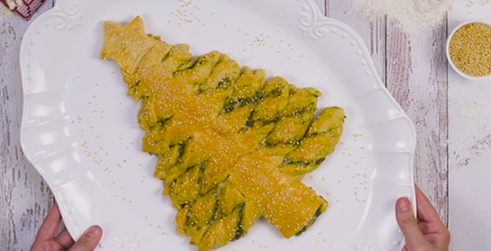 Árbol de navidad relleno de pesto